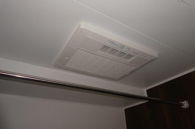 ヴィラ・マウントワン上東Bの浴室|浴室乾燥機