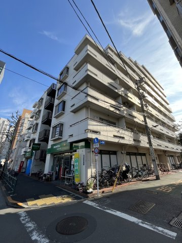 いづみタウン新宿の外観