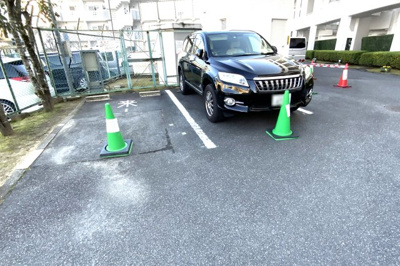 【駐車場】 | コスモウイング宇治 | 【来客用駐車場】来客用の駐車場も完備されていますので大変便利です。