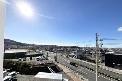 【展望】 | コスモウイング宇治 | 【物件からの眺望】4階部分につき見晴らし良好です！洗濯物もよく乾きますね。