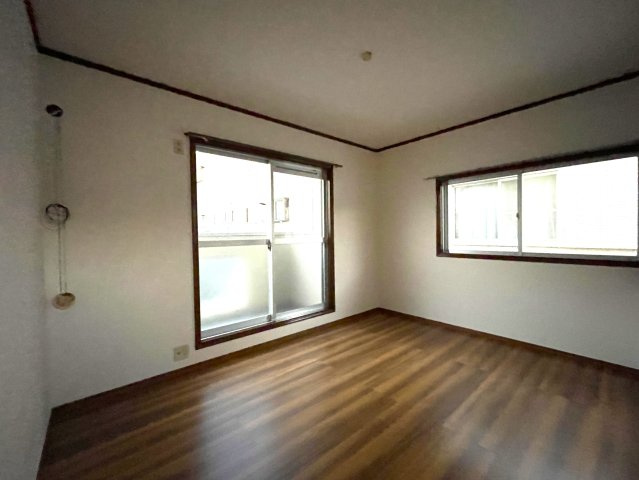 グリーンハイツ伊東の洋室