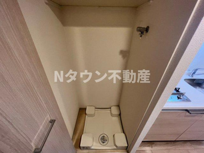 【設備】 | プレサンス栄ライズ | 洗濯機置き場です。