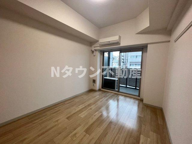 【居間・リビング】 | プレサンス栄ライズ | こちらの居間で趣味の時間をお楽しみください