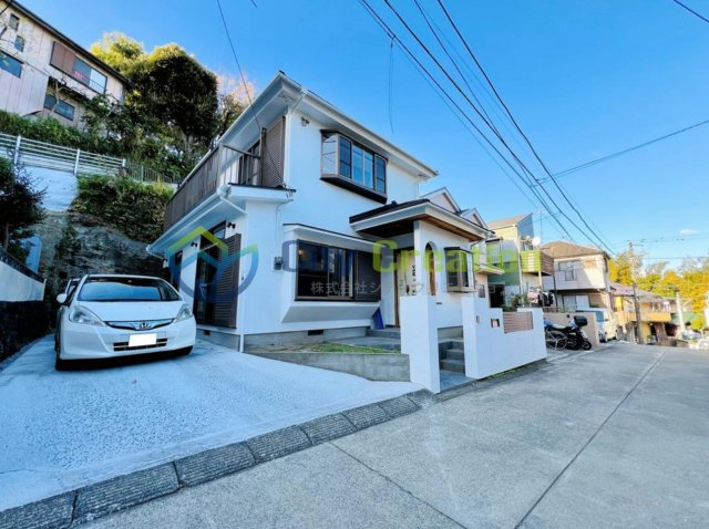 鎌倉市山崎　リフォーム戸建の前面道路含む現地写真