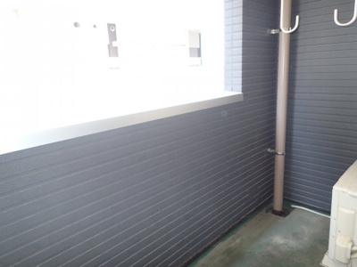 【バルコニー】 | エトワール松崎 | 開放的で明るい空間を演出してくれるバルコニーです