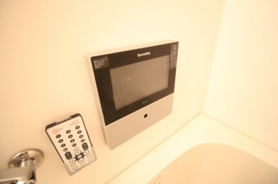 【浴室】 | エトワール松崎 | 浴室TVで入浴中もゆっくりした時間が過ごせますよ♪