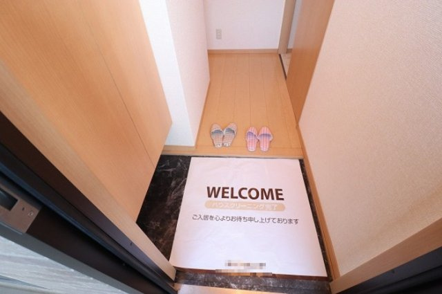 コスモヒルズの玄関