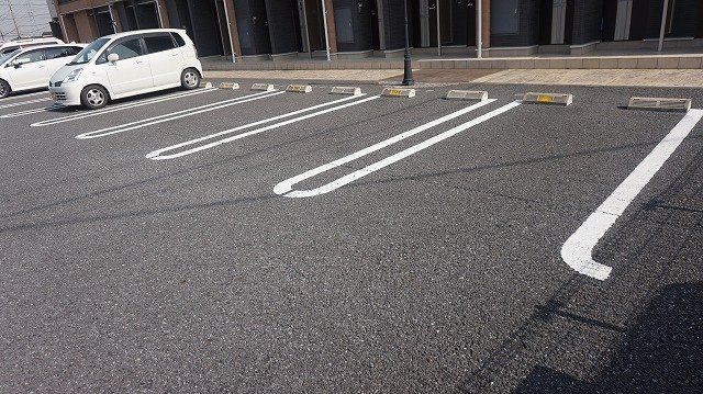 グランデ・フィオーレの駐車場