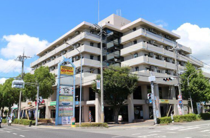 学園西カレッジハイツの外観
