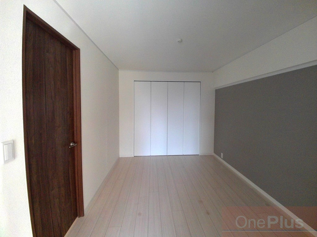 灘ロイヤルハイツの洋室