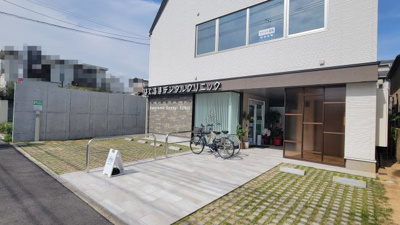 【外観】 | 芦屋宮塚ビル | 駐車場・駐輪場（2025年5月撮影）