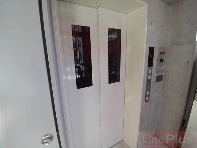 エカルラート青谷の居間・リビング