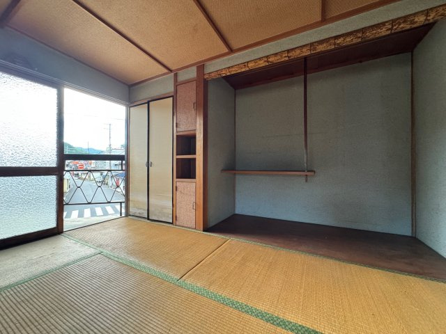 吉野郡下市町大字下市　中古戸建の和室|２階和室♪　レトロな建具などが可愛いです(^^)/