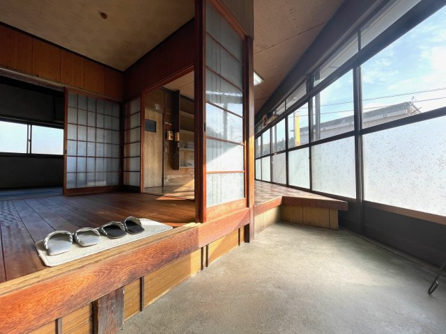 吉野郡下市町大字下市　中古戸建の玄関