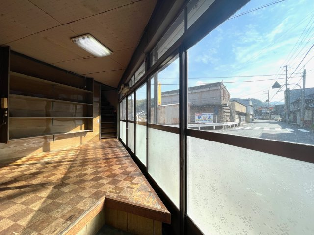 吉野郡下市町大字下市　中古戸建の洋室