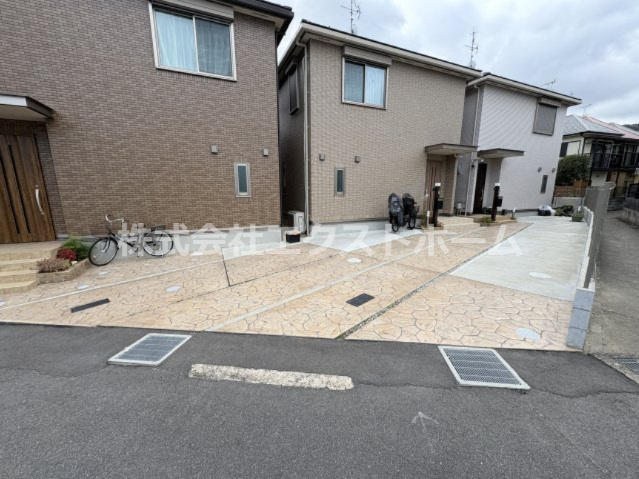 シャルールメゾンBの駐車場