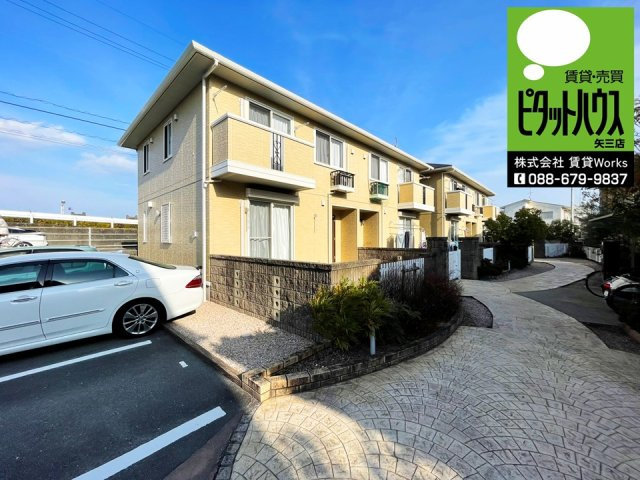 クウラージュE棟