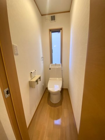【トイレ】 | 上野西一戸建て
