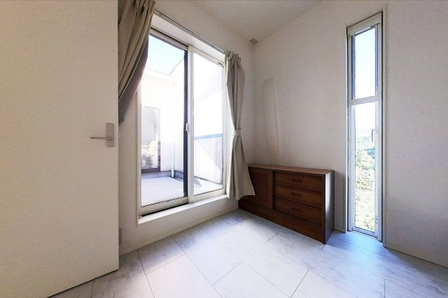 【洋室】 | 糸島市川原　戸建て | どの洋室も明るく採光がとれる気持ちの良いお部屋です