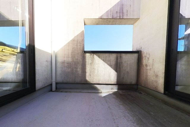 【バルコニー】 | 糸島市川原　戸建て | 2階のバルコニー。ルーフバルコニーで陽当りが良く洗濯物が良く乾きます