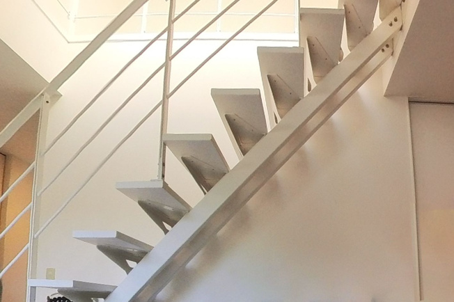 【内装】 | 糸島市川原　戸建て | リビング階段なので家族のコミュニケーションがとりやすいですね