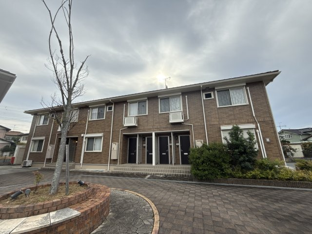 グランドゥール御津Ｂ棟の外観