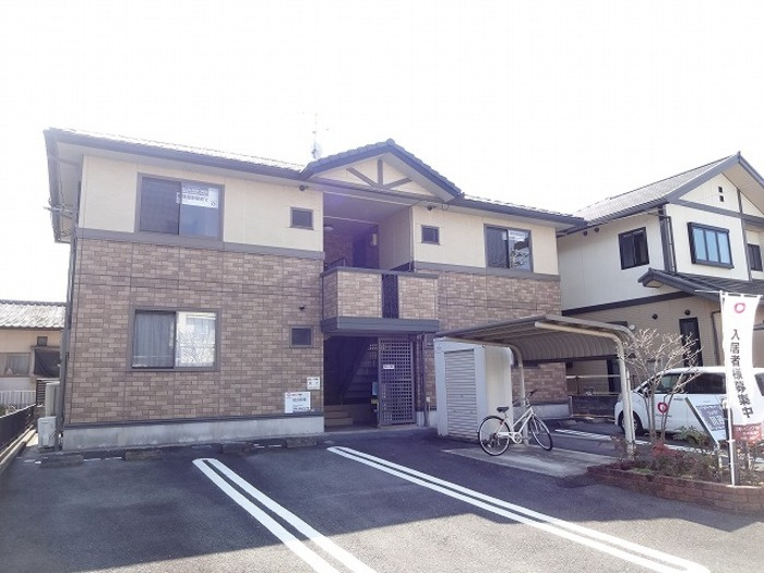 熊本市南区田迎５丁目のアパートの外観