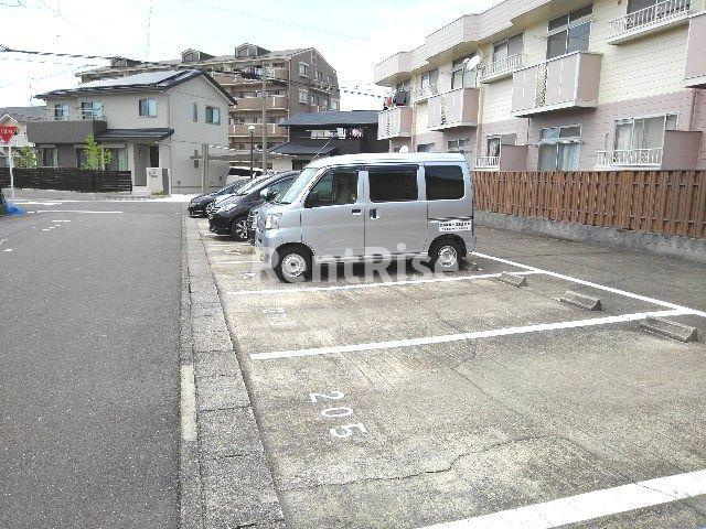 コーポラス栄の駐車場|駐車場