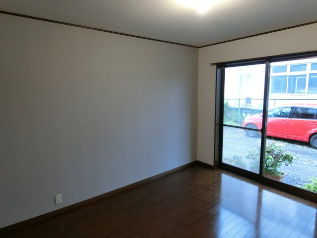 プチメゾン本郷の洋室