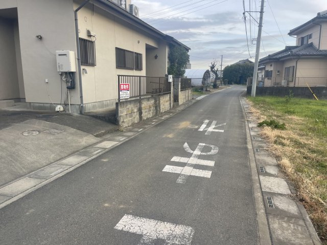 深谷市石塚　中古戸建の前面道路含む現地写真|現地前面道路（2023年12月19日）撮影