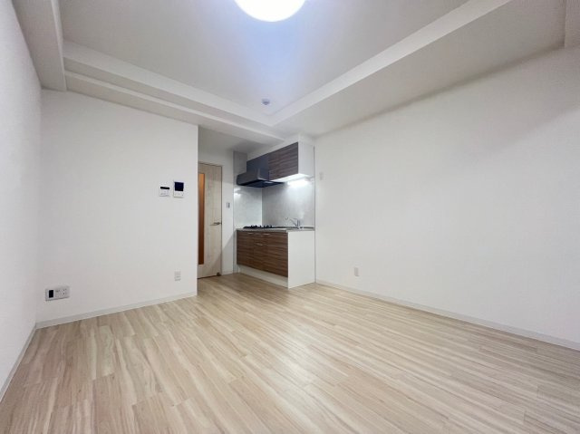ACT DOORS 天六の内装