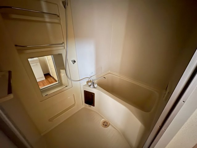 ライトコート国府台Ⅰの浴室