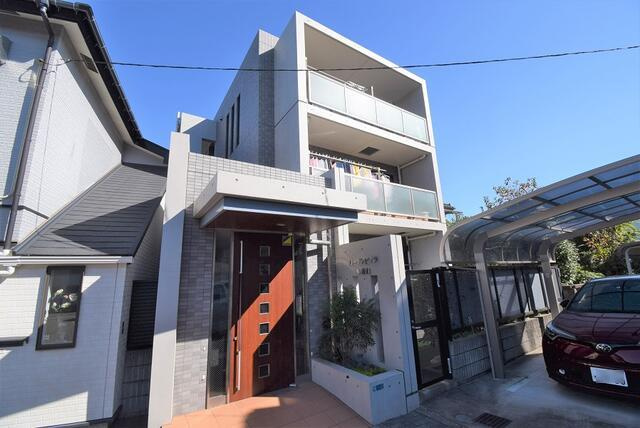 ガーデンビィラ参番館の外観