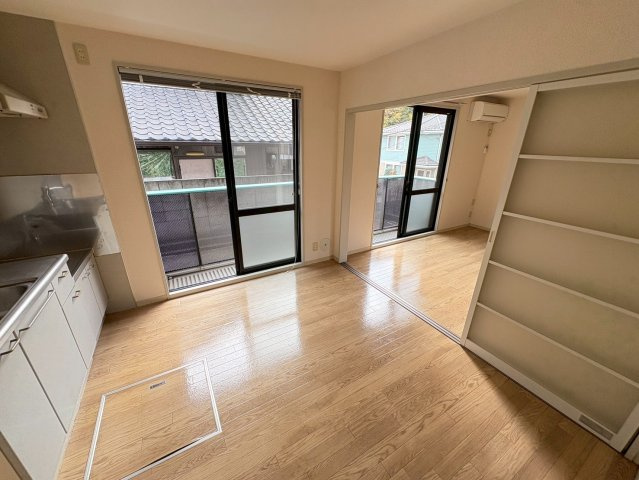 ストークハイムＢ棟の居間・リビング