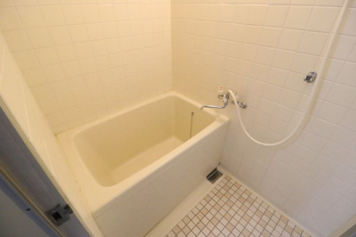 【浴室】 | ニューライフ大濠 | 別号室の写真になります。現況優先。