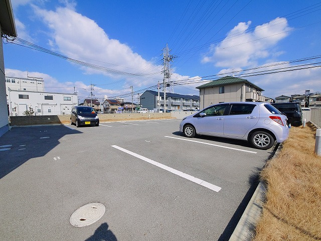 ハニー・コナの駐車場|カースペースがあります
