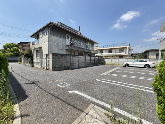 トスカーナの駐車場