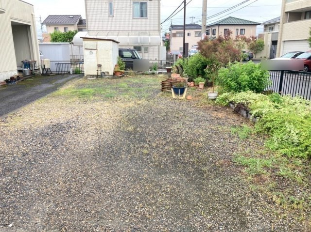 中古戸建　大垣市中川町４丁目　昭和59年築の駐車場|広い駐車スペース