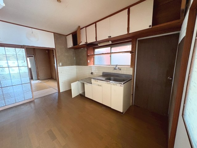 【商談中】中古戸建　大垣市三津屋町1丁目　昭和51年築のキッチン