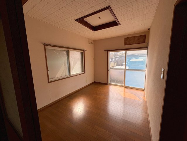 【商談中】中古戸建　大垣市三津屋町1丁目　昭和51年築の洋室