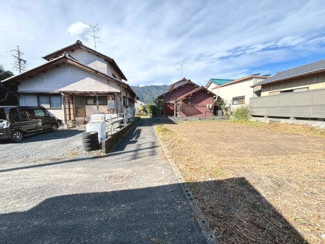 売土地　揖斐郡池田町六之井　40.83坪の前面道路含む現地写真|現地(2025年11月6日)撮影