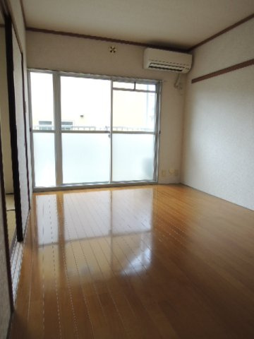 イミグランドⅢの洋室|写真は103号室【イミグランドⅢ】