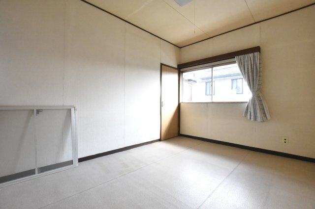 中古戸建　大垣市八島町　昭和44年築の洋室|2階洋室