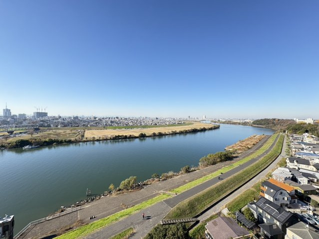ドゥーエ国府台の玄関