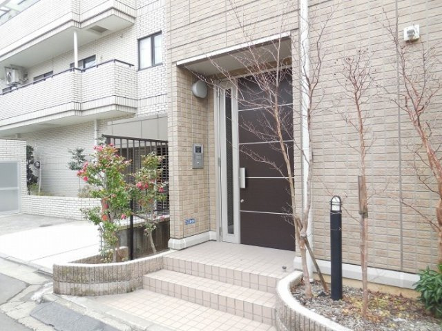 クレール市川のエントランス