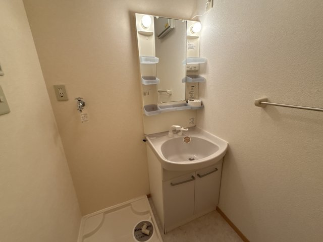 エクセル英賀保八十八　Ａ棟の洗面所