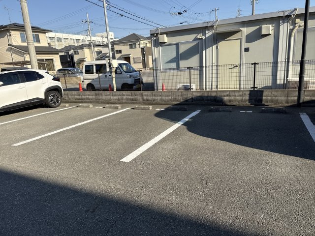 エクセル英賀保八十八　Ａ棟の駐車場