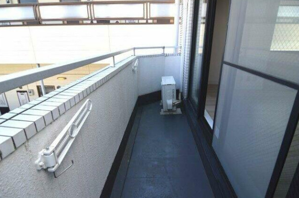 シャルール浅間町のバルコニー