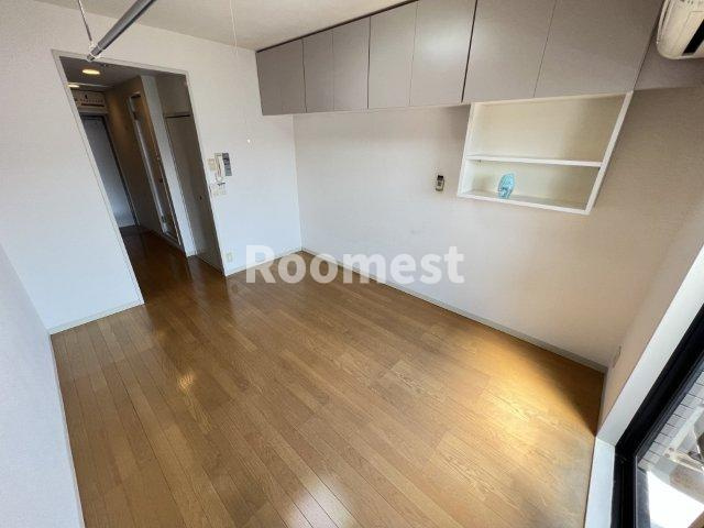 KI-3ビルの居間・リビング|洋室６帖です