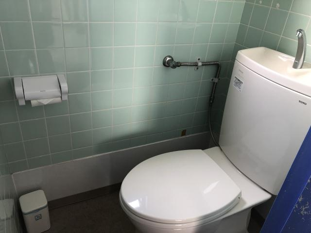 近江八幡市中村町の事務所のトイレ|トイレです